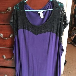 Catherine’s sleeveless top